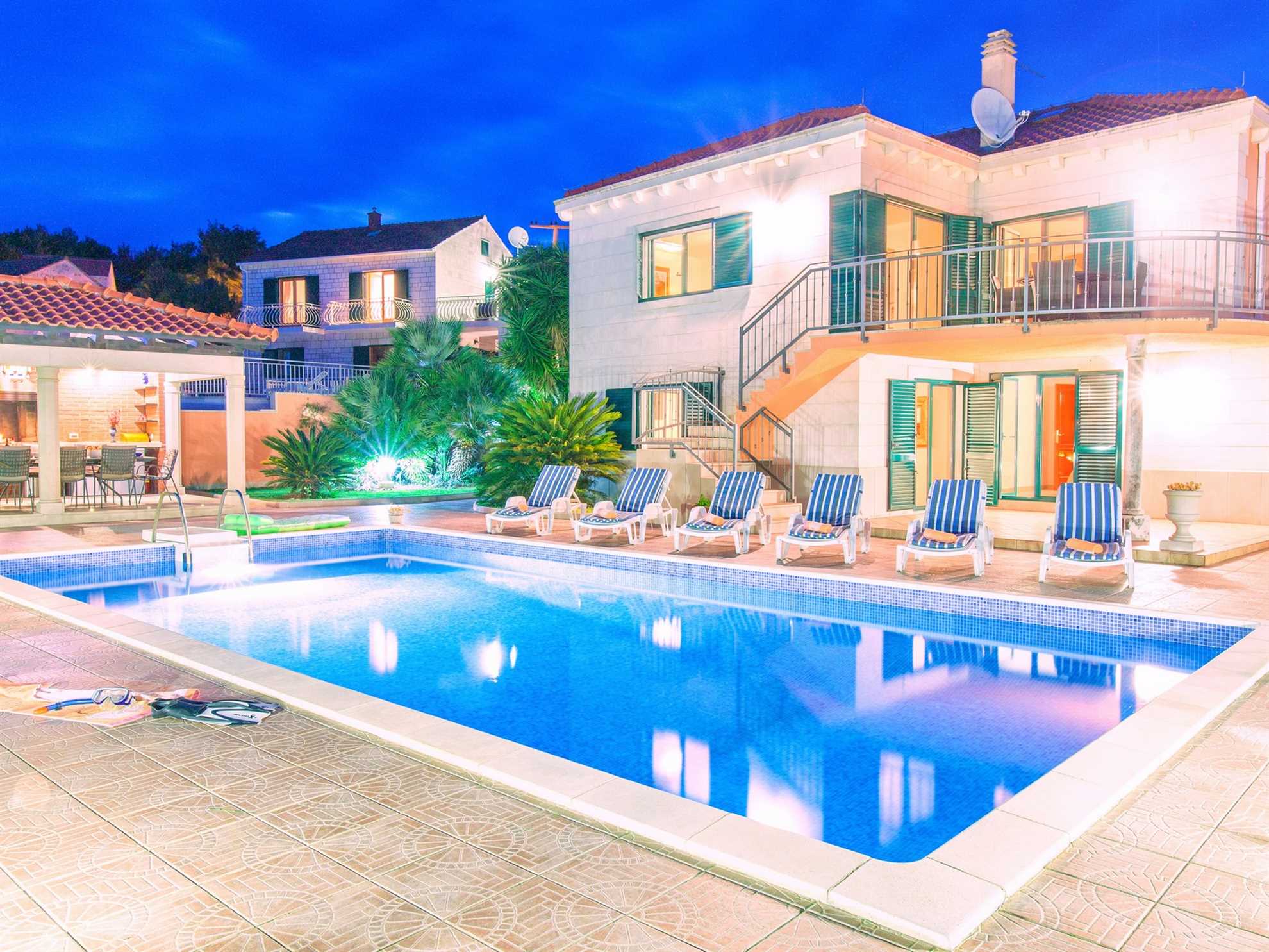 Charming villa Adora with pool near beach - Eos Croatia