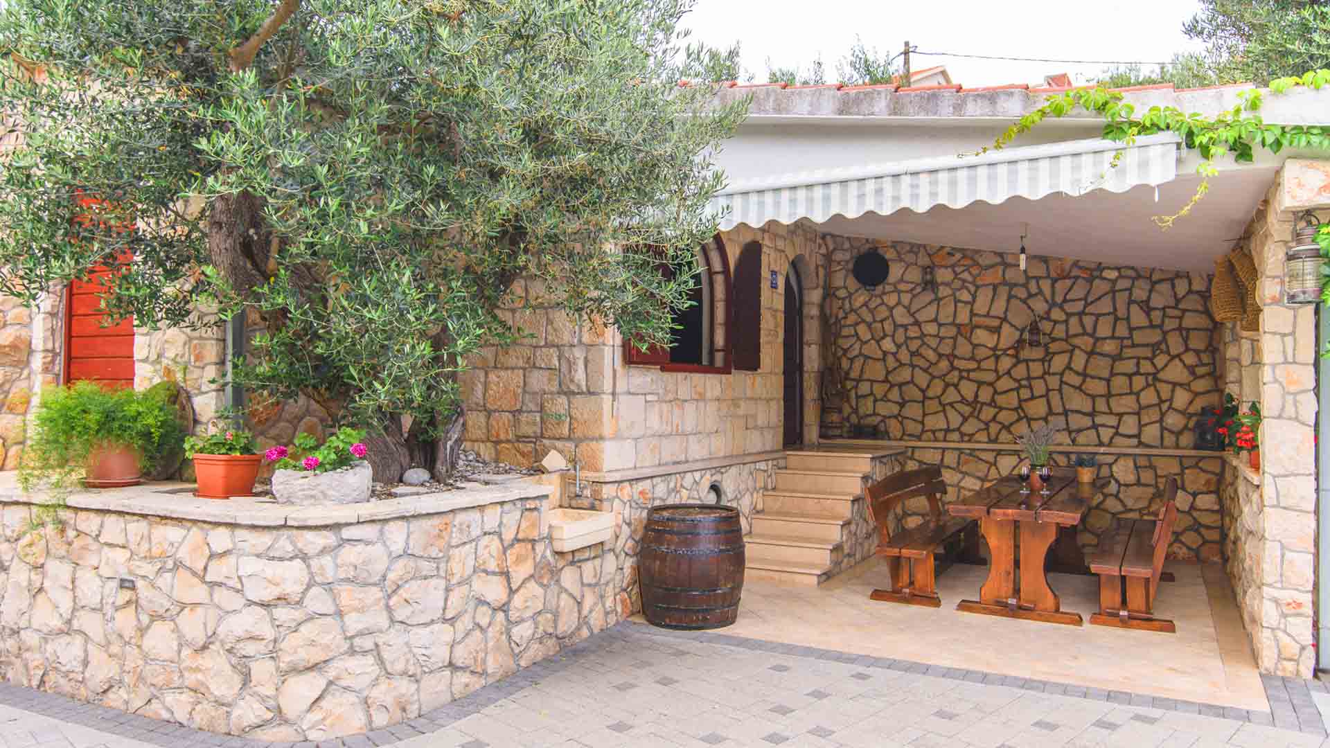 Apartment Maris 1B - EOS CROATIA