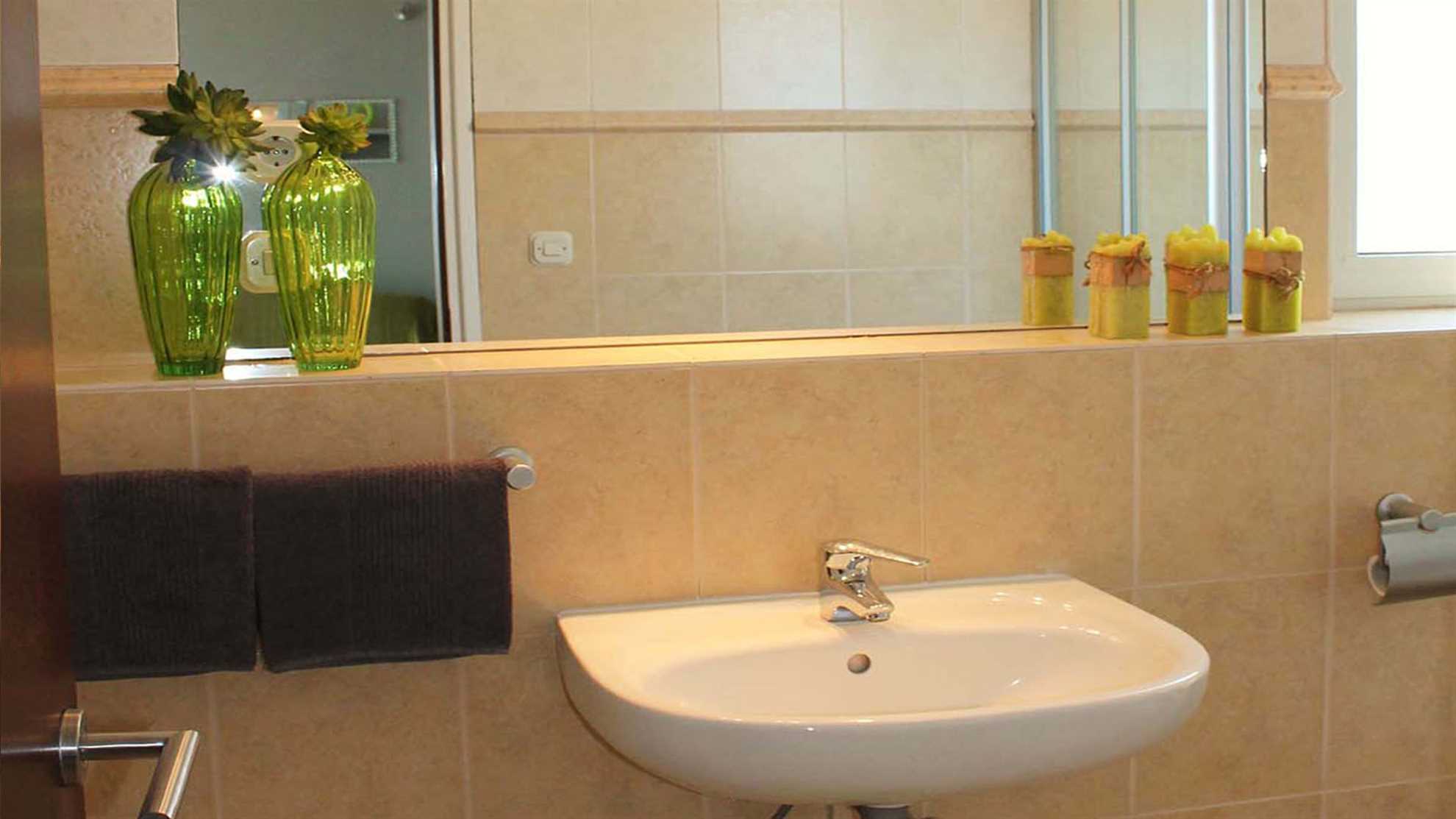 Beachside apartment Sea Star with shared pool - EOS CROATIA