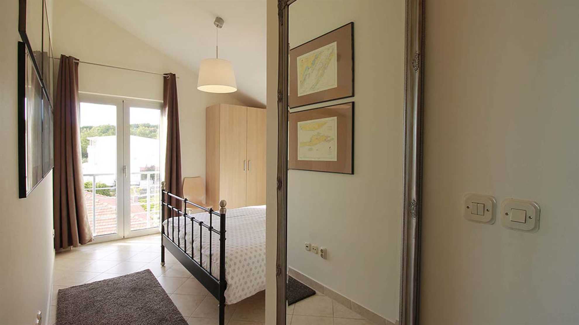 Beachside apartment Sea Star with shared pool - EOS CROATIA