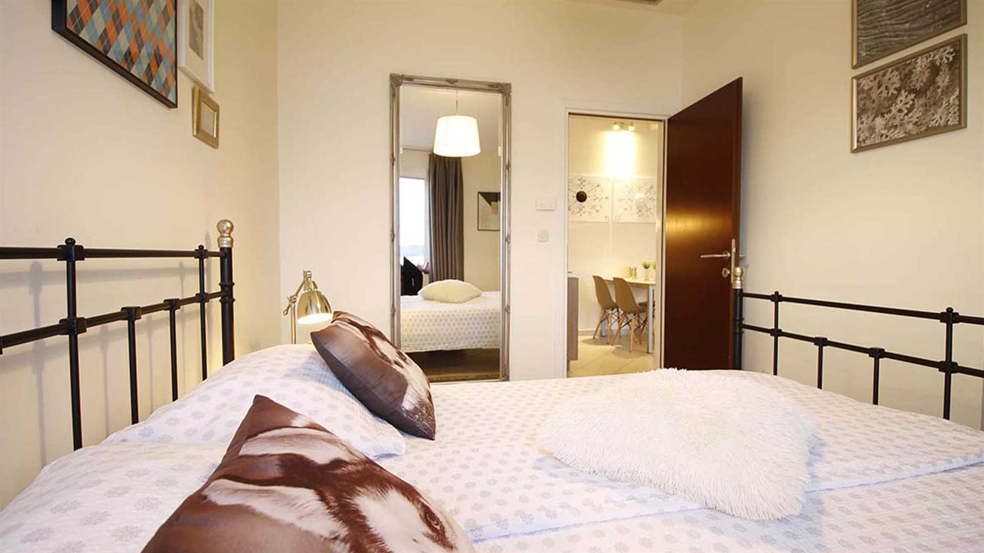 Beachside apartment Sea Star with shared pool - EOS CROATIA