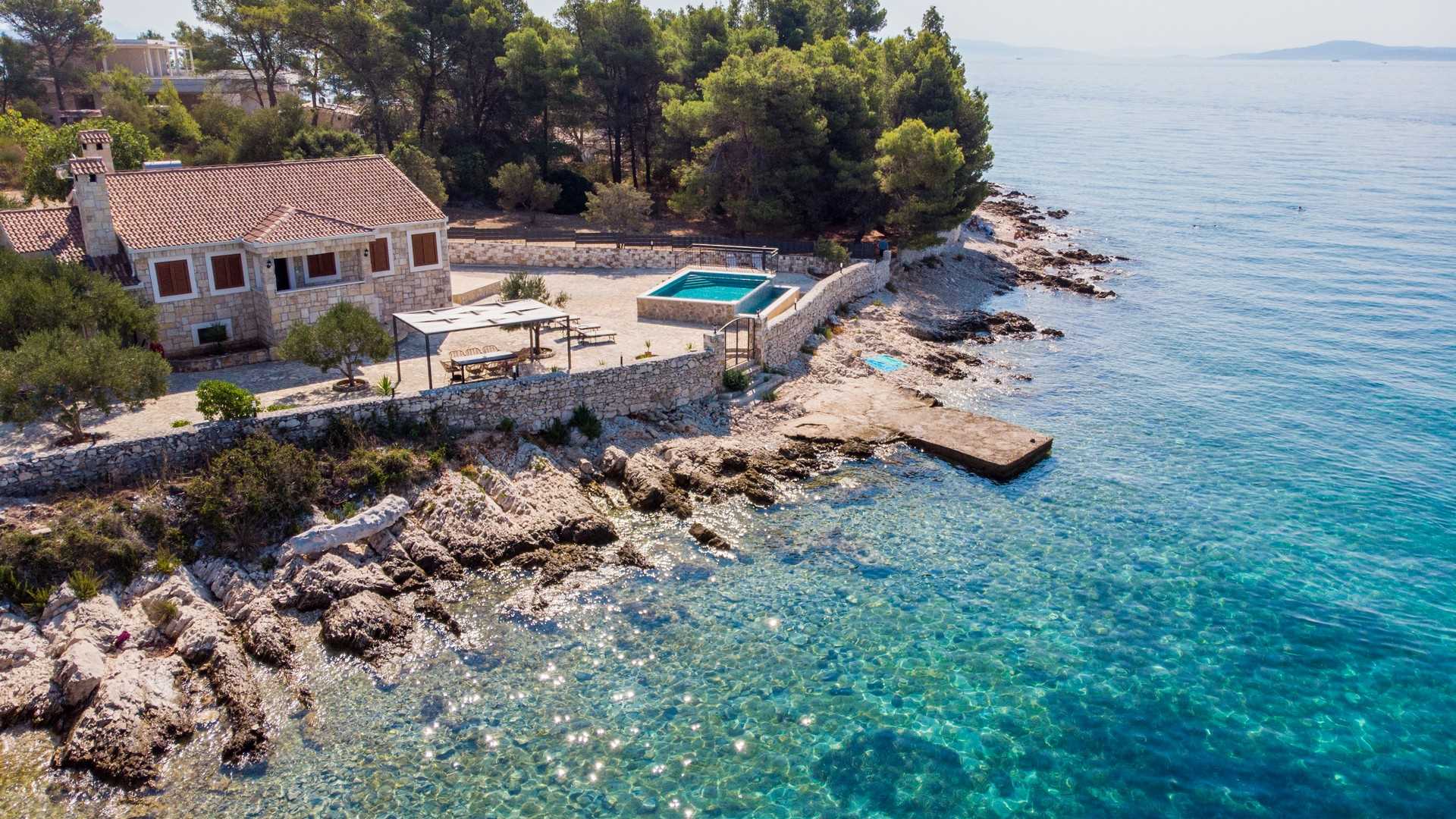 Beachside Villa  Ocean Dreams