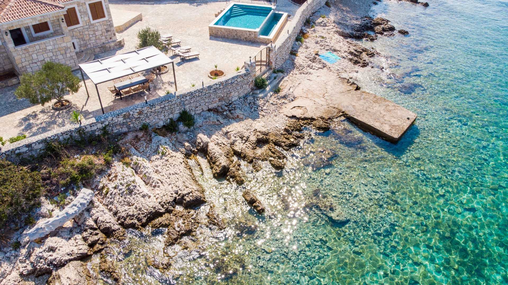 Beachside Villa  Ocean Dreams