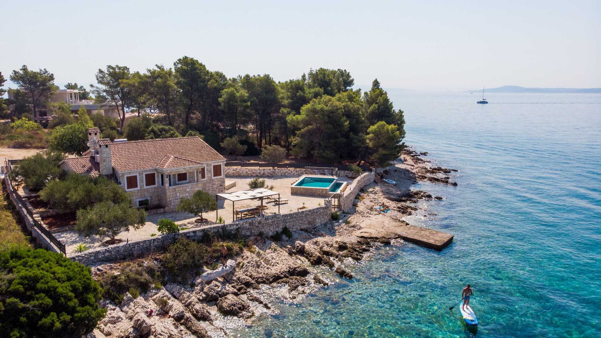 Beachside Villa  Ocean Dreams