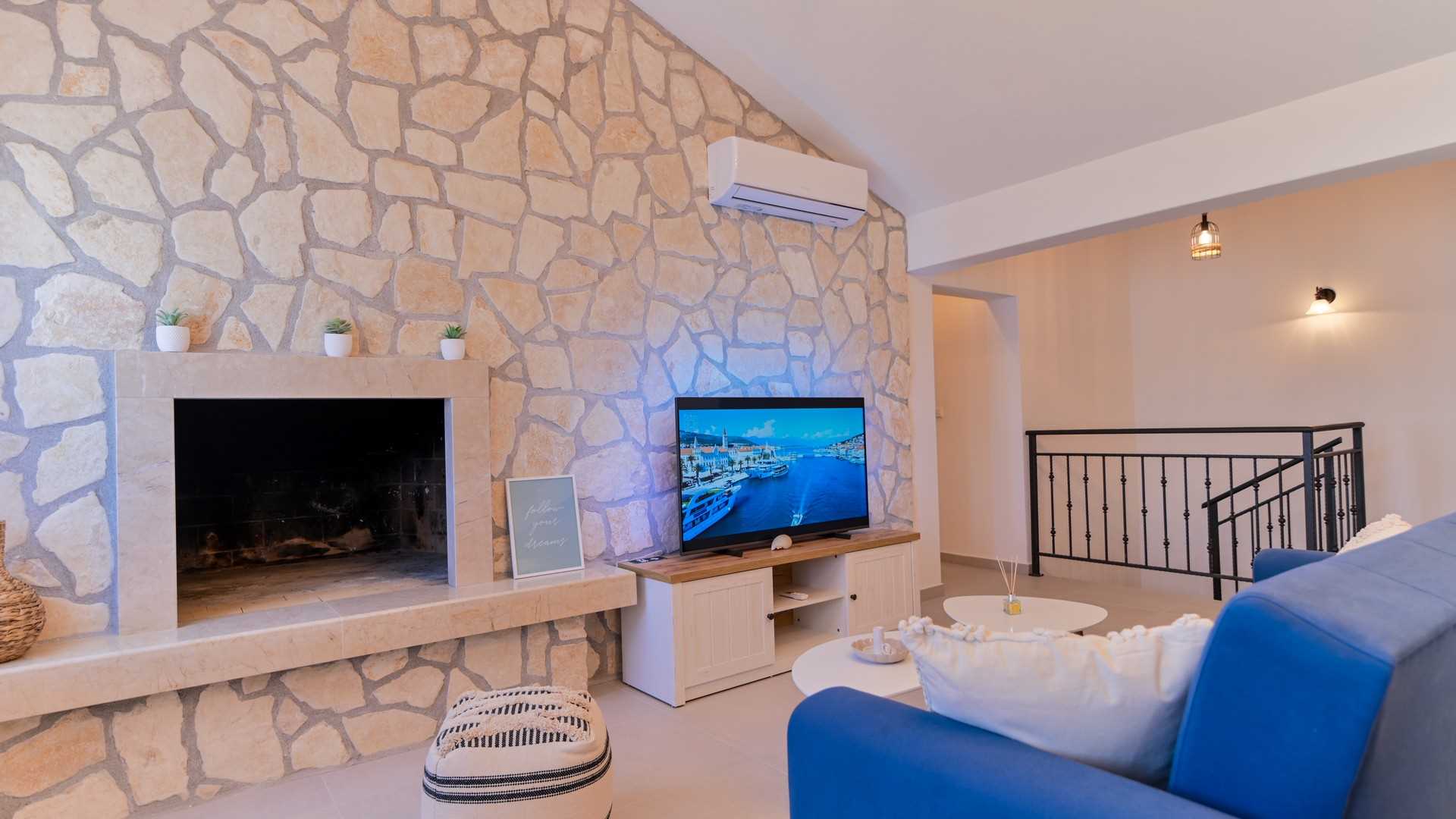 Beachside Villa  Ocean Dreams