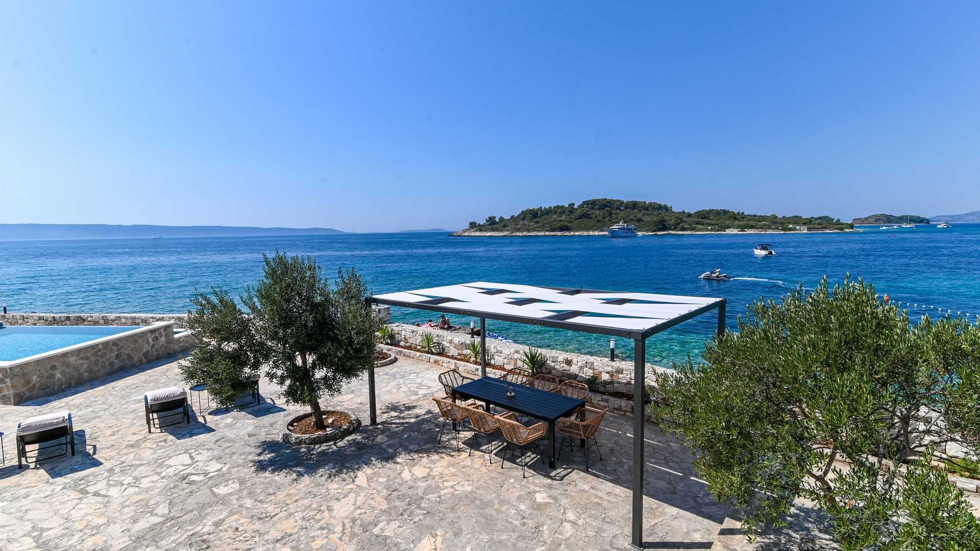 Beachside Villa  Ocean Dreams
