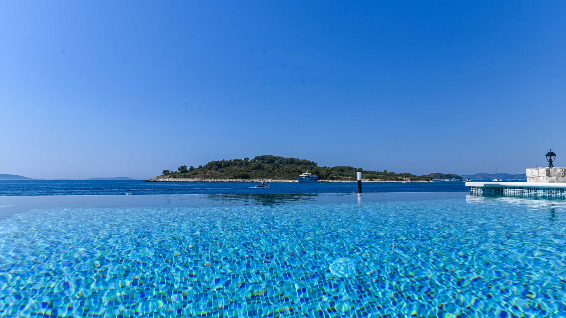 Beachside Villa  Ocean Dreams
