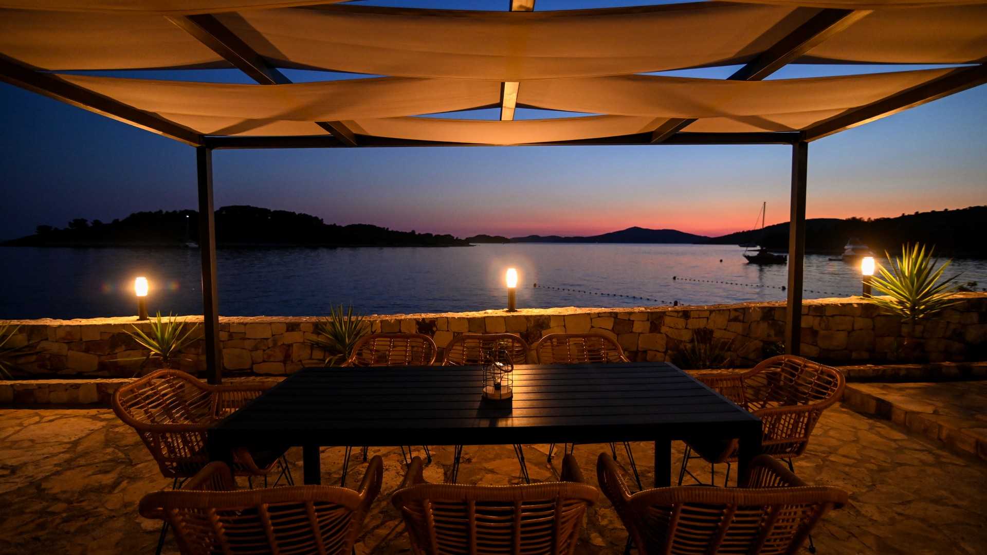 Beachside Villa  Ocean Dreams